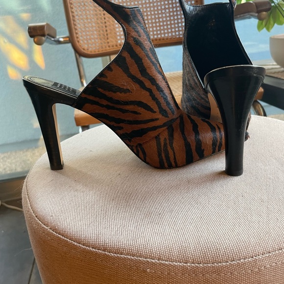 NEW! Covered Toe Slingbacks - Picture 5 of 7